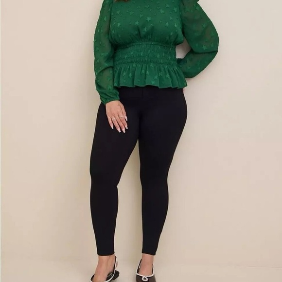 Torrid Women’s Green Chiffon Star Blouse- size 2 - Picture 8 of 8